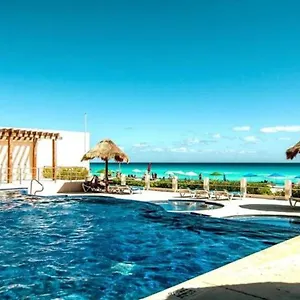 Hotelzone L17 Access Cancun